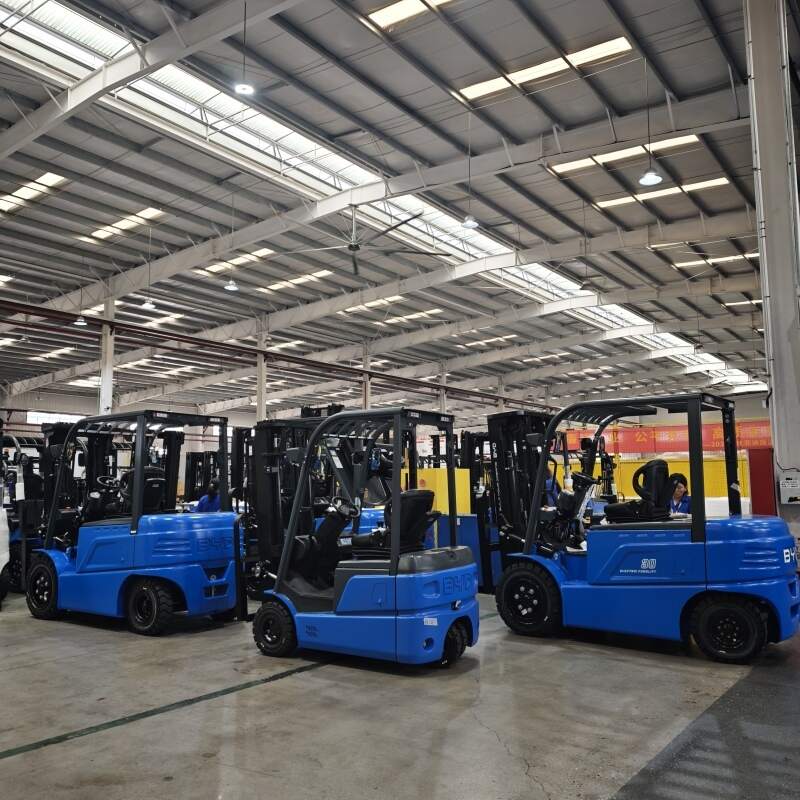 聊聊吉首市的刀片电池电动叉车(图1)