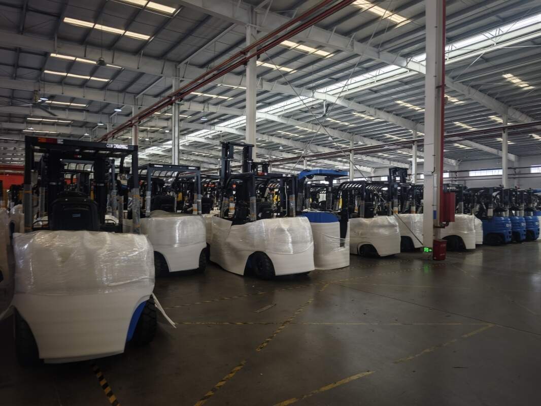 湖北 3 吨平衡重电动叉车，制造业主流设备(图1)
